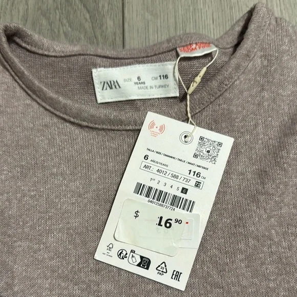 Girls' Ruffle Sleeve Top in Gray - Picture 2 of 4